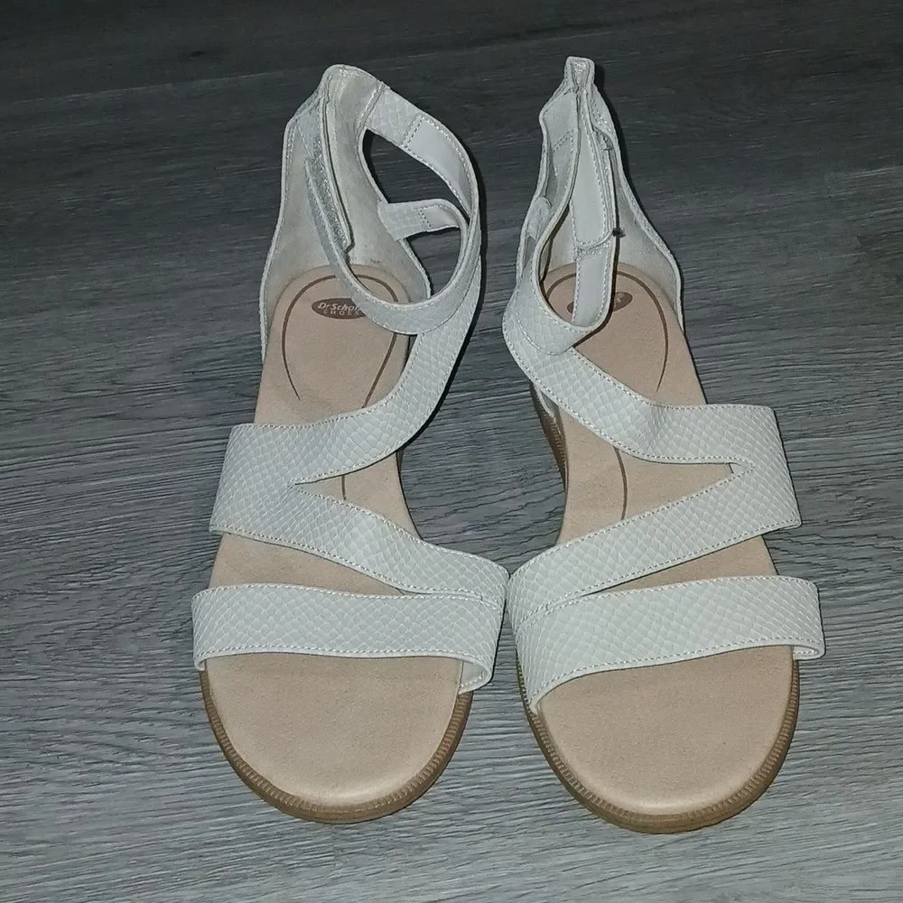 Dr. Scholl's Freedom Light tan Strappy Sandals Sz 11 NWOT